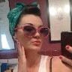 Meet your Posher, Suzanne